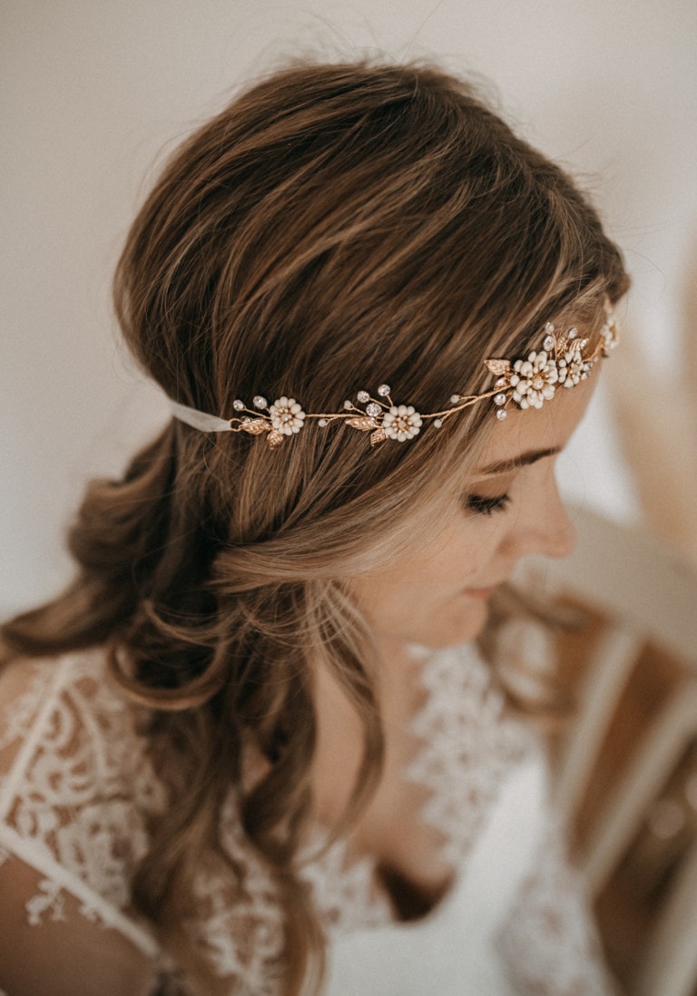 Braut Haarschmuck Gold mit Blumen